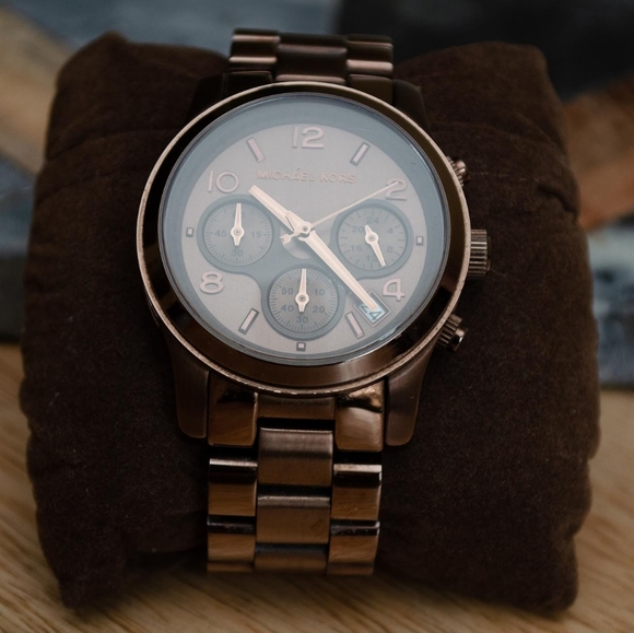 Michael Kors - Picture 3 of 8